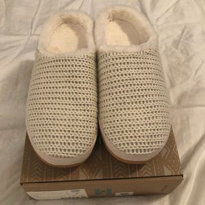 Toms sweater knit slippers